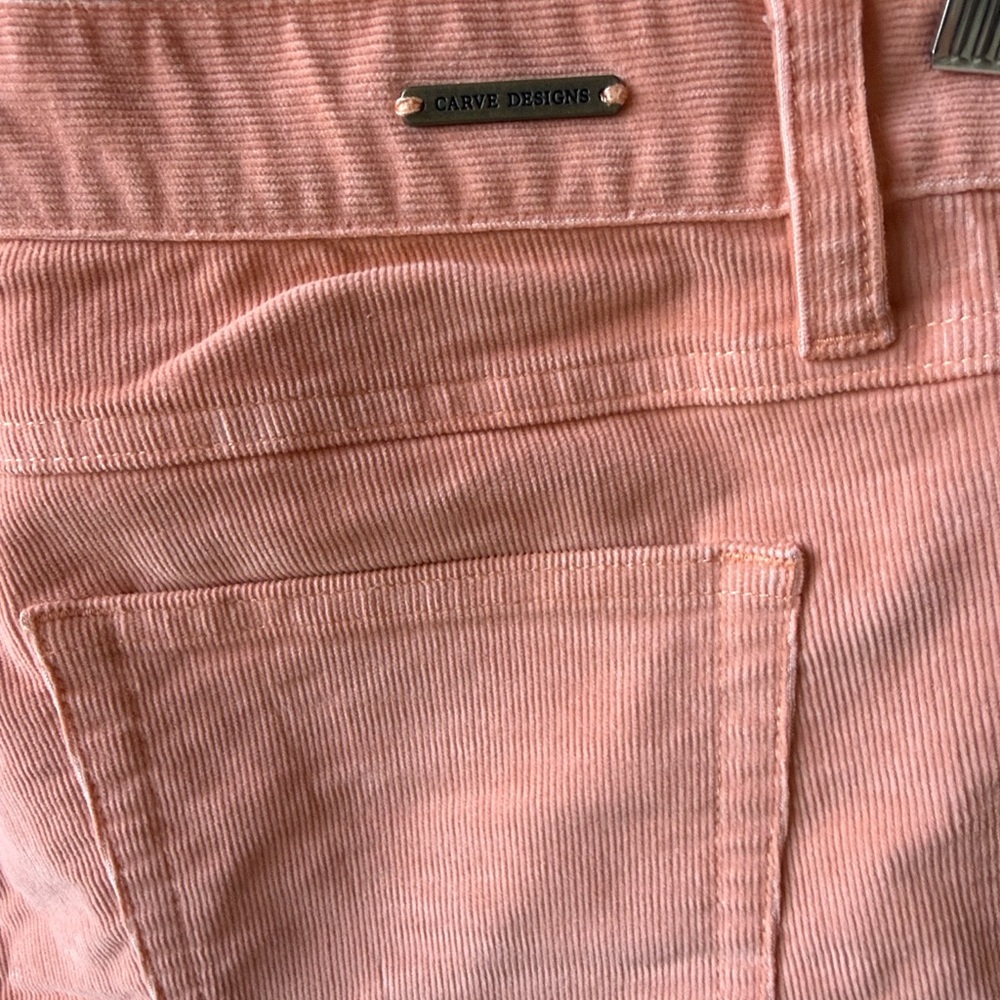 Carve Designs Women's Oahu coral Corduroy Shorts with fray & stretch. Size 6 - Picture 5 of 8